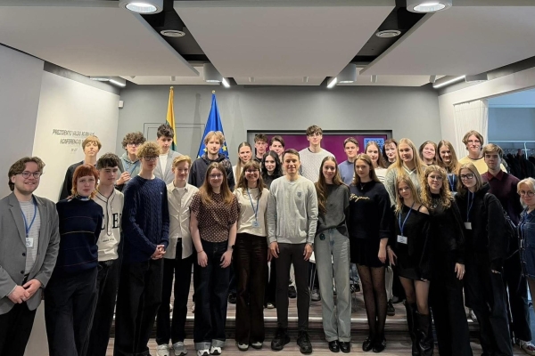 Ivita Barysaitė sėkmingai užbaigė „Jaunųjų politologų akademiją“!